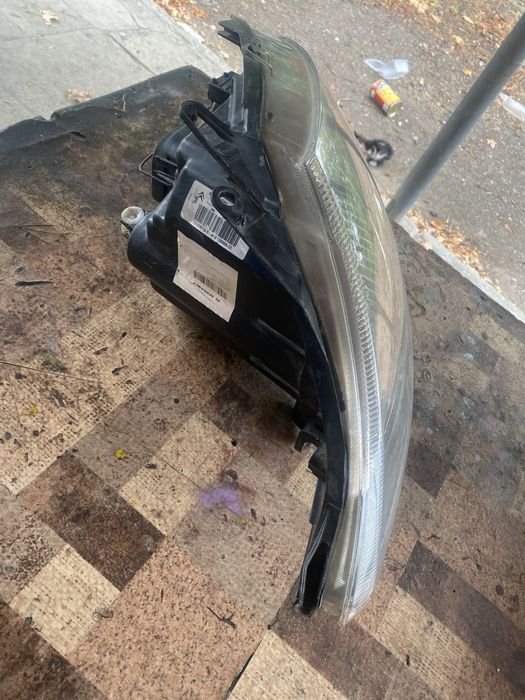 Ляв фар за ситроен ц3