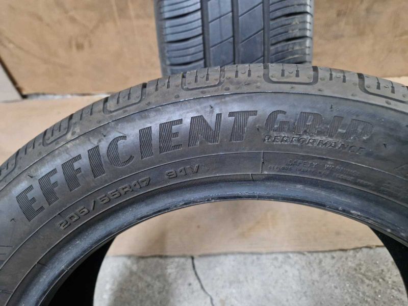 2 Goodyear R17 205/55
летни гуми
DOT1918