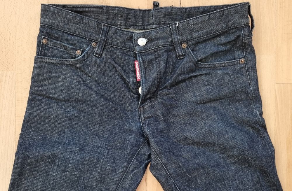 Vând Blugi Dsquared2