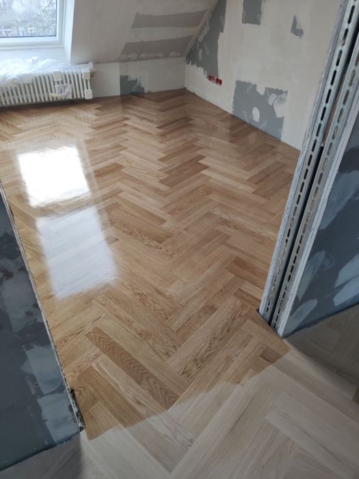 Циклене,лакиране на паркет и дюшеме.
