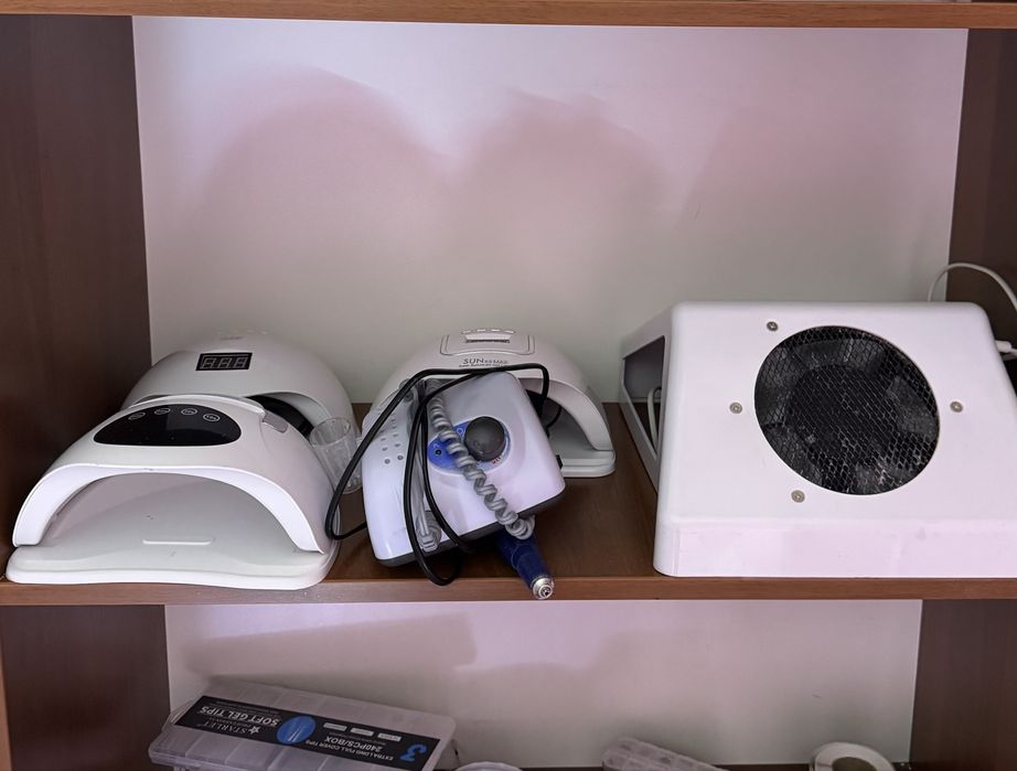 Лампа для маникюра, пылесос для маникюра