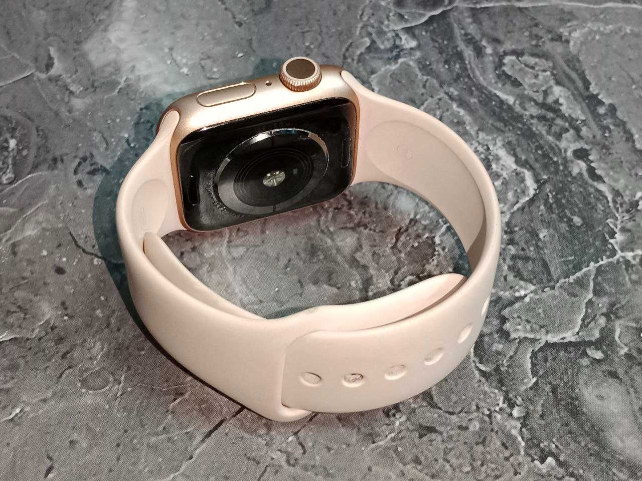 Продам Apple Watch 5 Series 40mm (Талгар) лот 323889