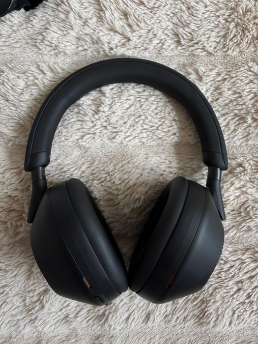 Чисто НОВИ безжични слушалки за продажба Sony WH-1000XM5