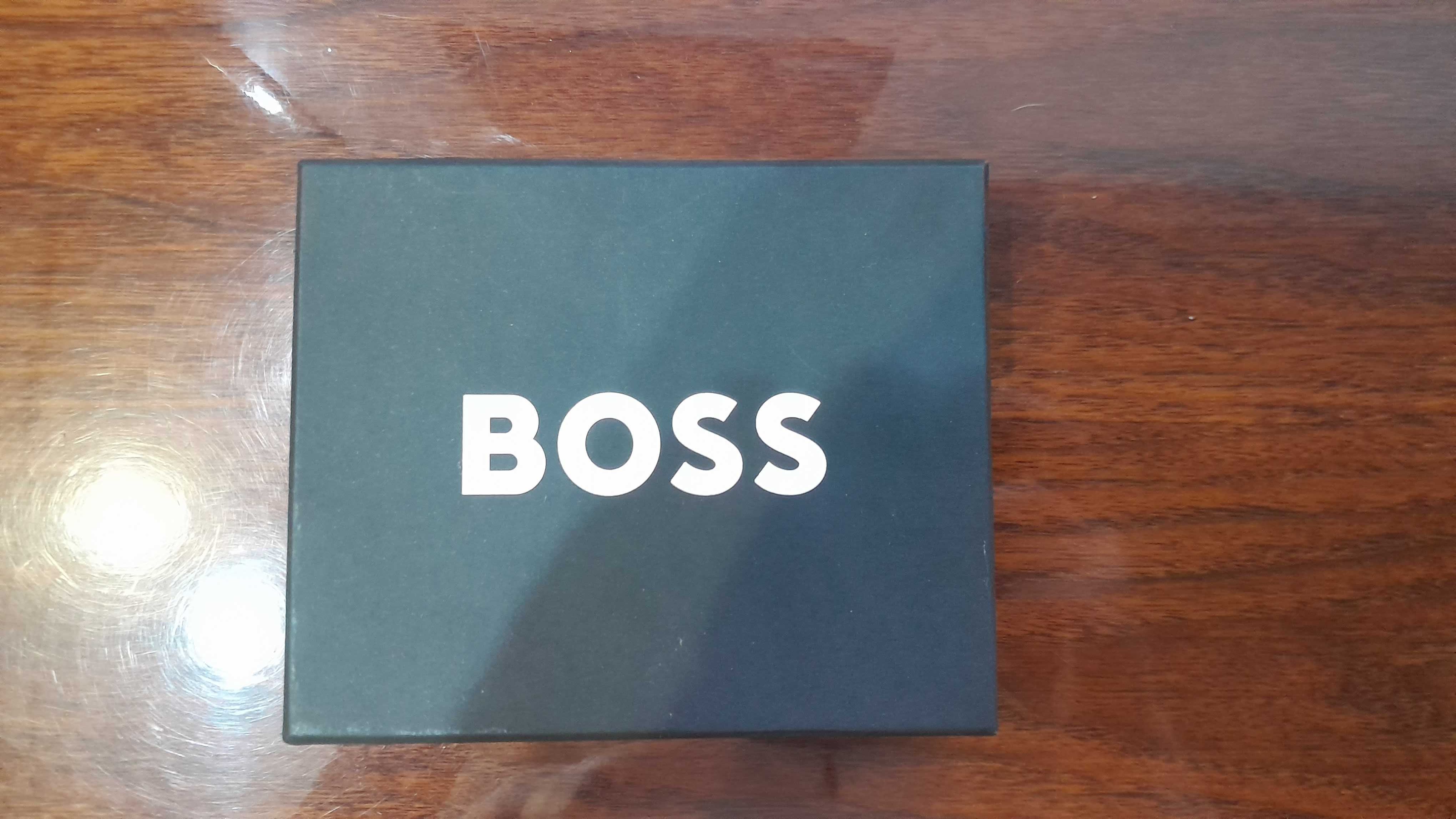 Кожаный кошелек Hugo Boss с логотипом. Оригинал