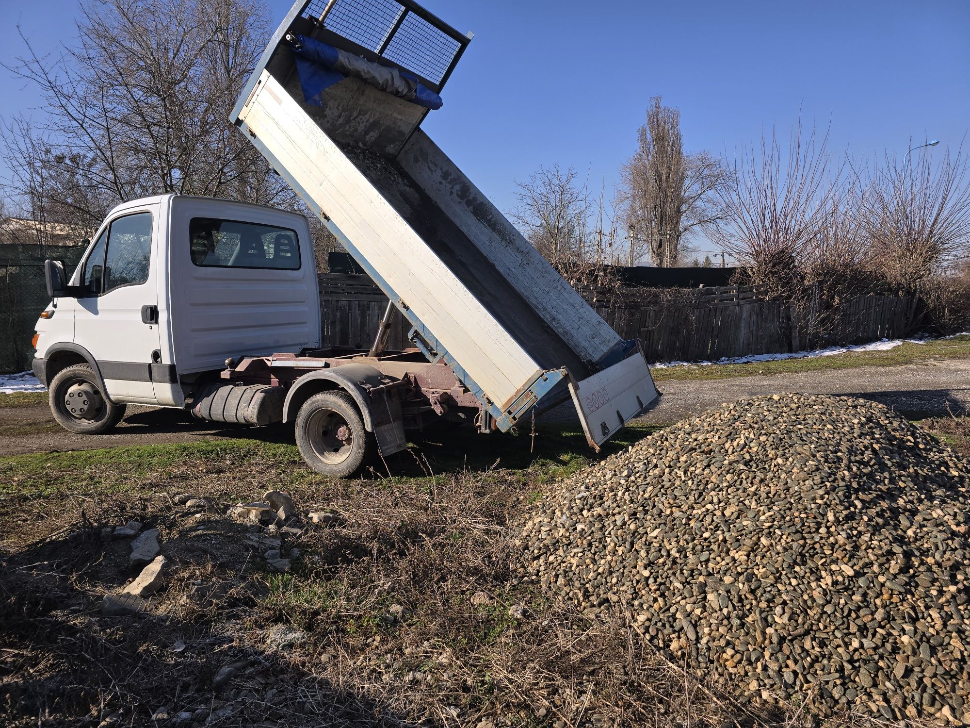 Transport basculabil Nisip Piatra Amestec Pietris  Debarasare moloz