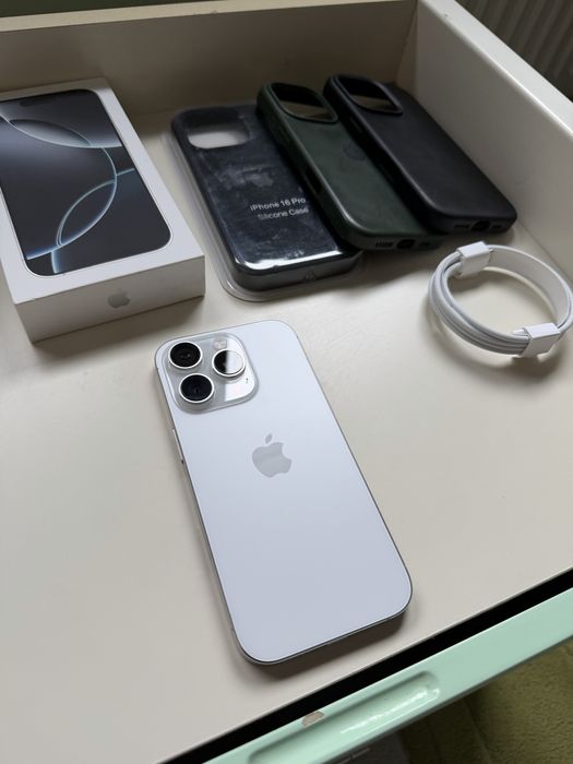 Iphone 16 pro / 128GB E-SIM