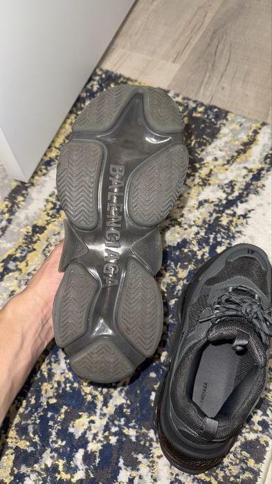 balenciaga triple s marimea 41 culoare gri