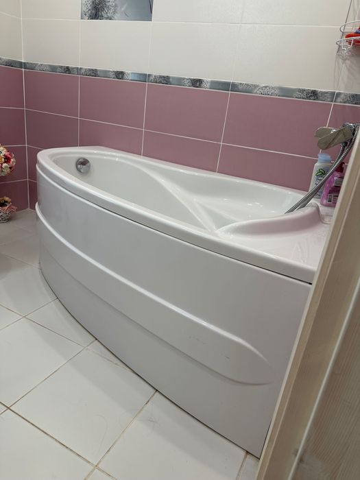 Вана ъглова на Fayans