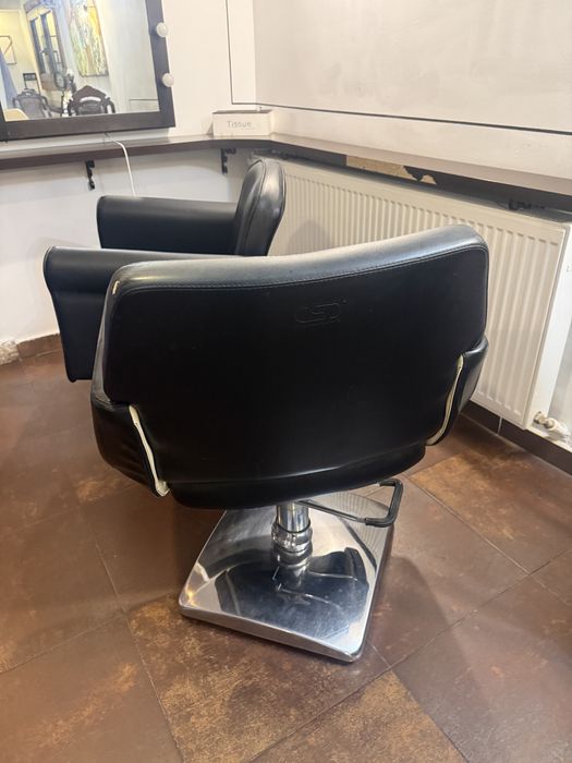 Vand 4 scaune coafor si 2 scafe