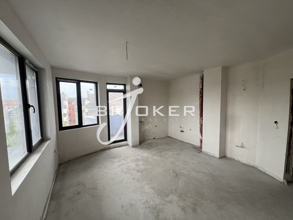 Продава се Четиристаен апартамент в Кърджали, Център - 92 кв.м за 1220 €/кв.м - Снимка #3