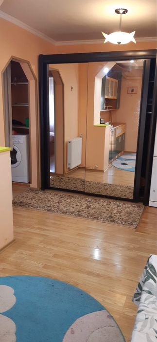 Inchiriez apartament