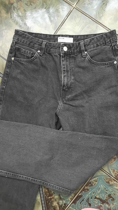 Pantaloni negri ,femeie