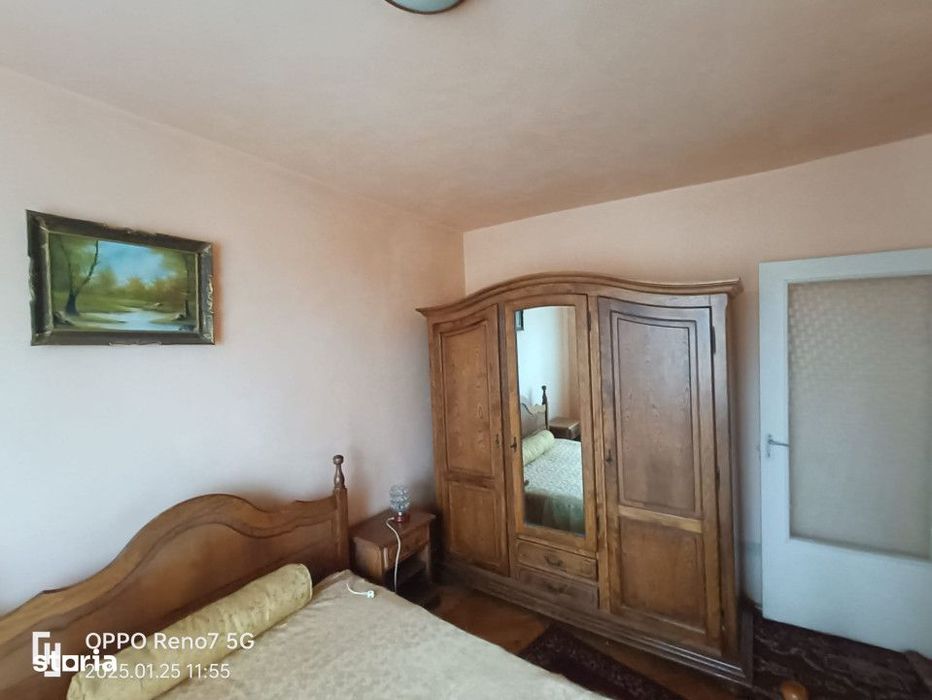Apartament cu 3 camere de vanzare Libertaţii