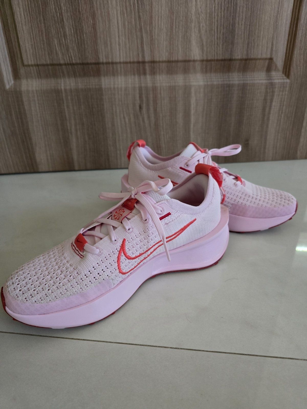 Nike Running - Interact Run SE - Розови