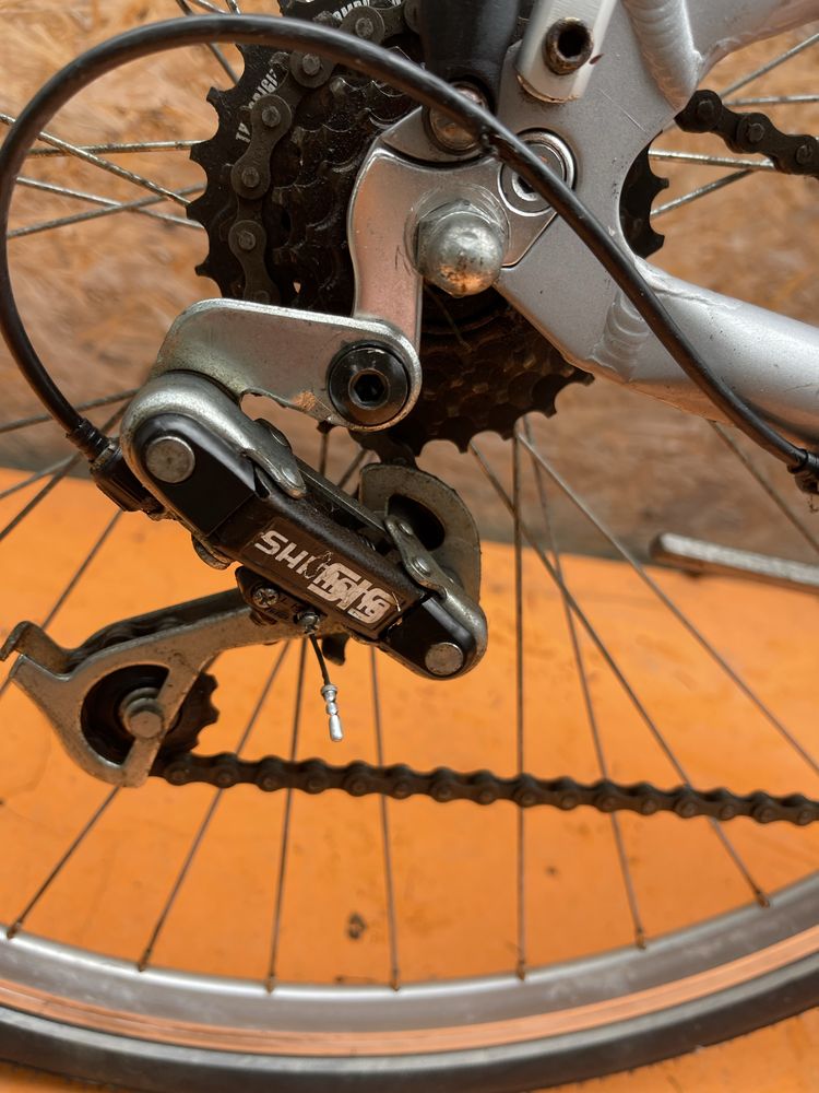Bicicleta raleigh cadru dama roti 28” cadru aluminiu