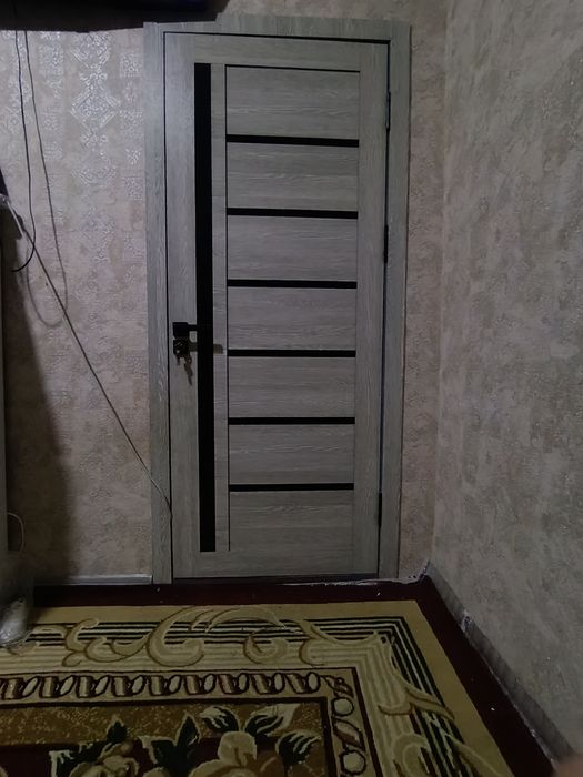 Xitek eshikla sotilladi 2 ta bittasi kotta ikkinchisi tualetga