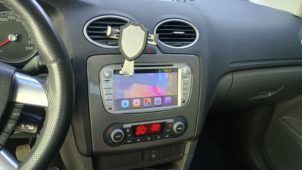 Vând Ford focus 2