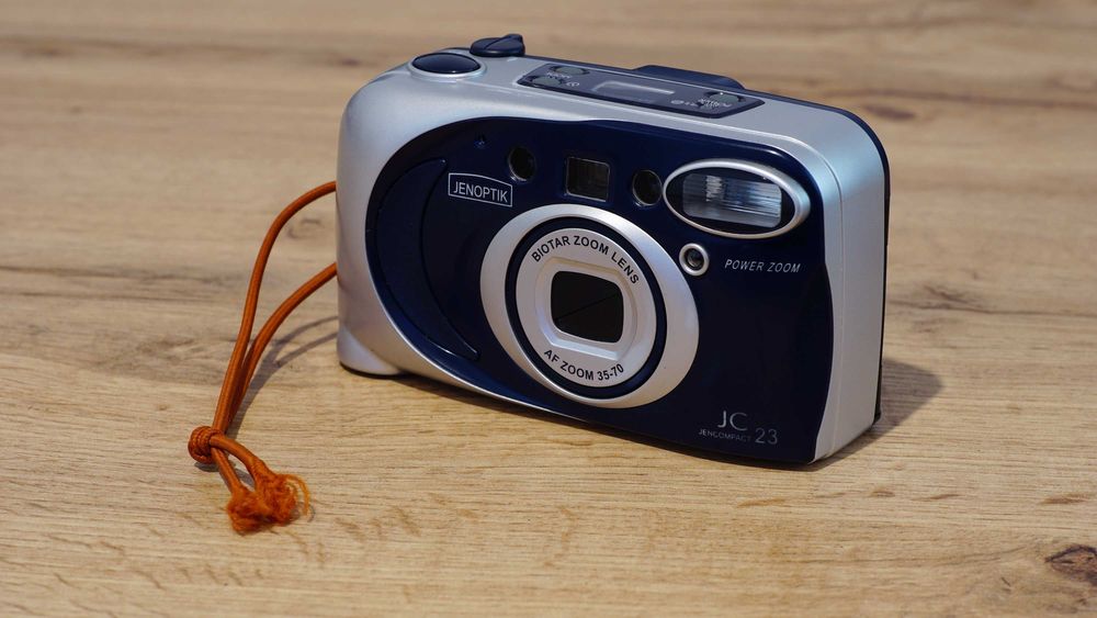 Aparat foto pe film Jenoptik Jencompact JC 23 obiectiv Biotar 35-70mm.