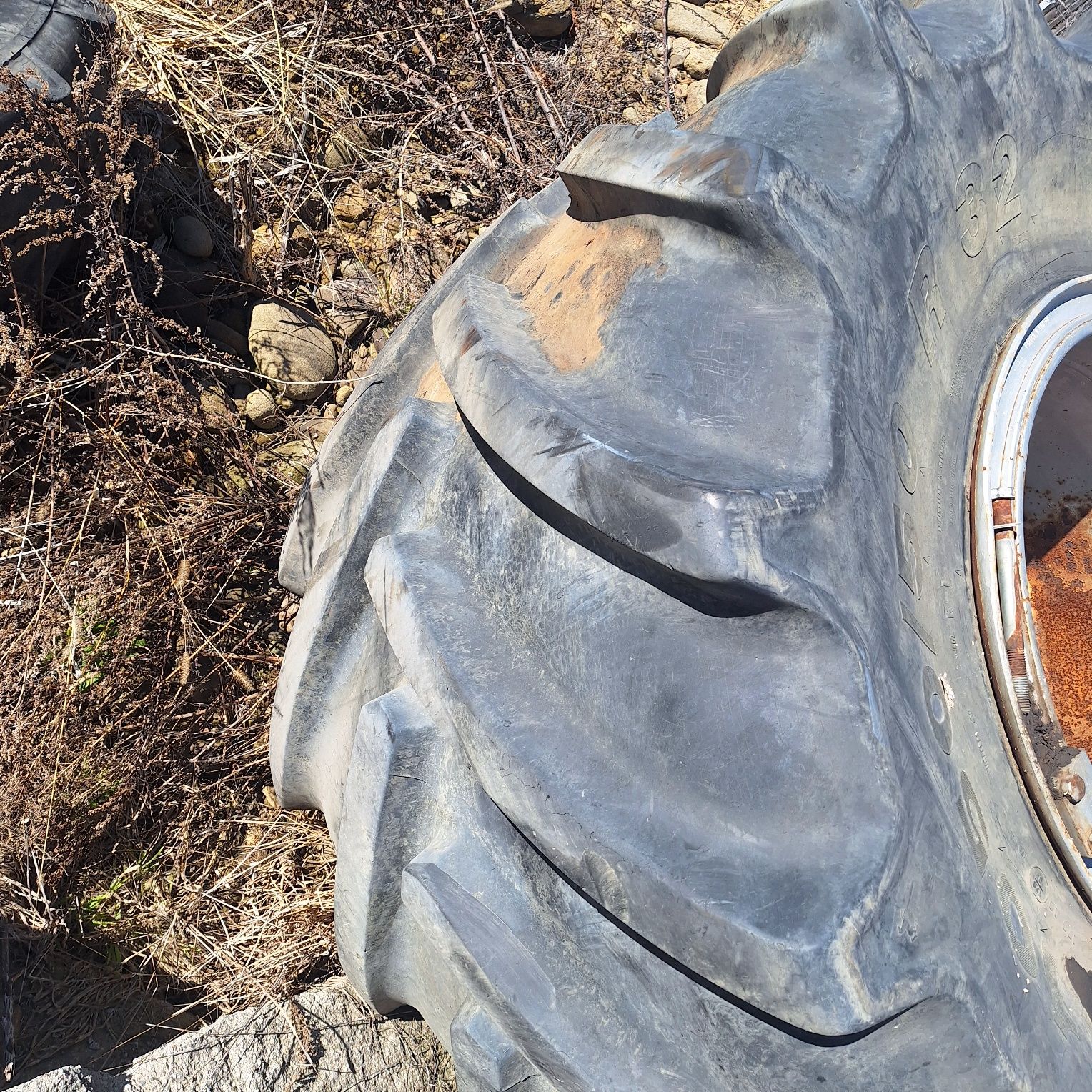 1050/50 R 32 Continental 2 bucati