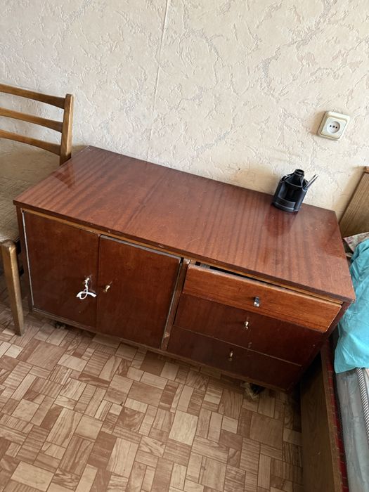 Отдам даром все мебели