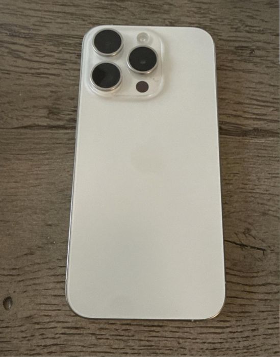 Apple iPhone 15 Pro 128GB, Deblocat, Alb Titan - Stare Excelentă