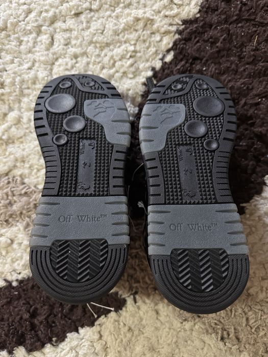 Off White out of Office Stiching