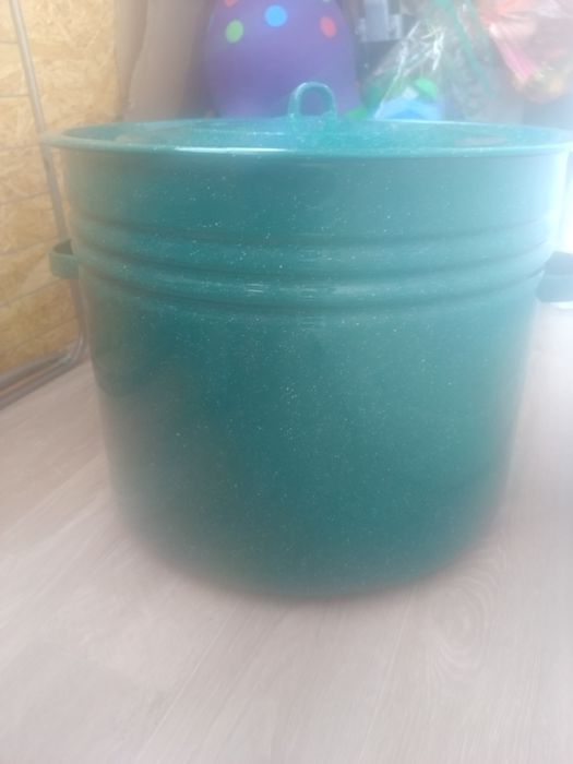 Эмалированная кастрюля