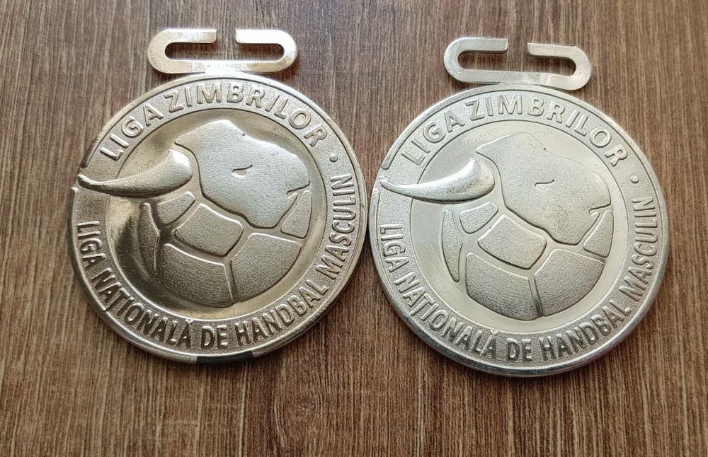 Doua medalii Liga Zimbrilor, liga nationala de handbal masculin.