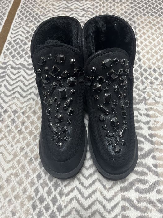 Уги женские, фирма INUOVO