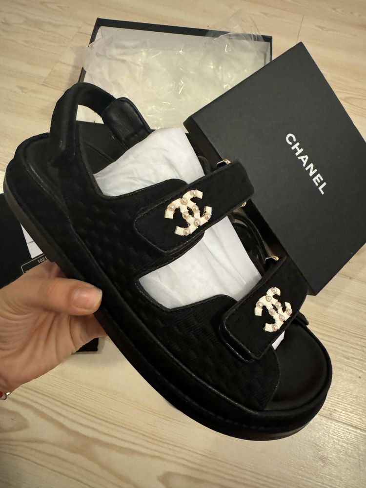 Дамски сандали Chanel в 37 и 38ми налични без чакане !!