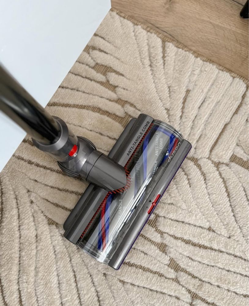 Dyson v15 Пылесос Новый