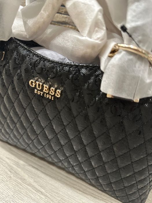 Чисто нови оригинални чанти на Guess оригинални чанти намалени