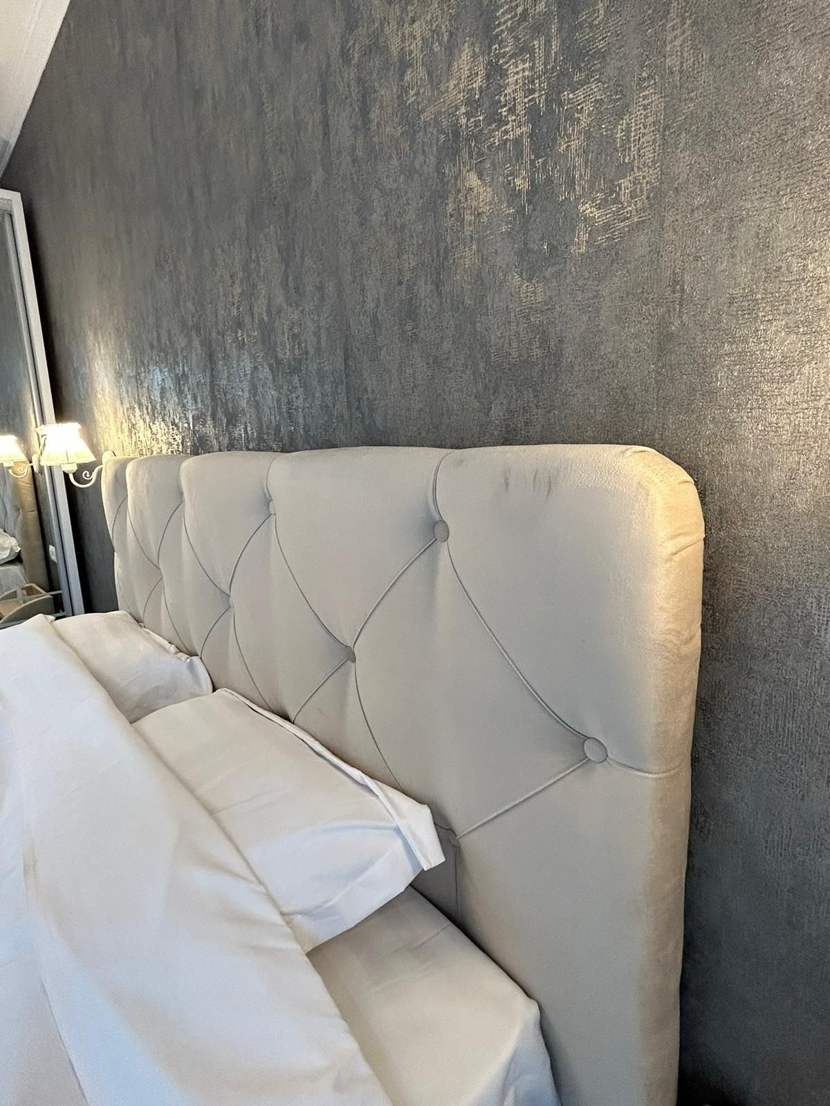 Inchiriez apartament cu două camere lângă Metro