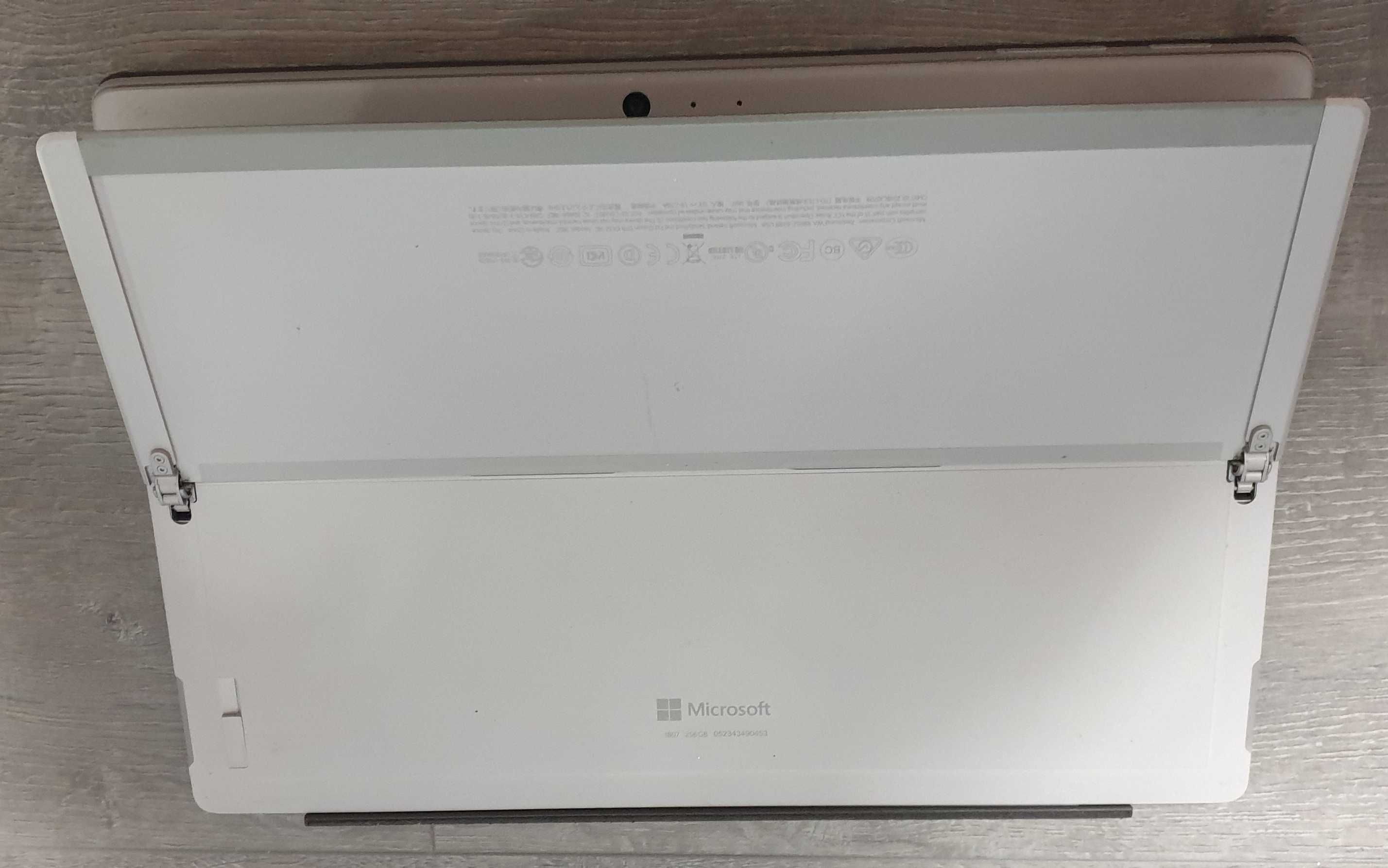 tableta / laptop 2in1 microsoft surface Pro 5 1807 I5 7300U 12.3" qhd