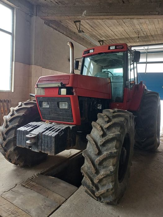 Vând tractor case
