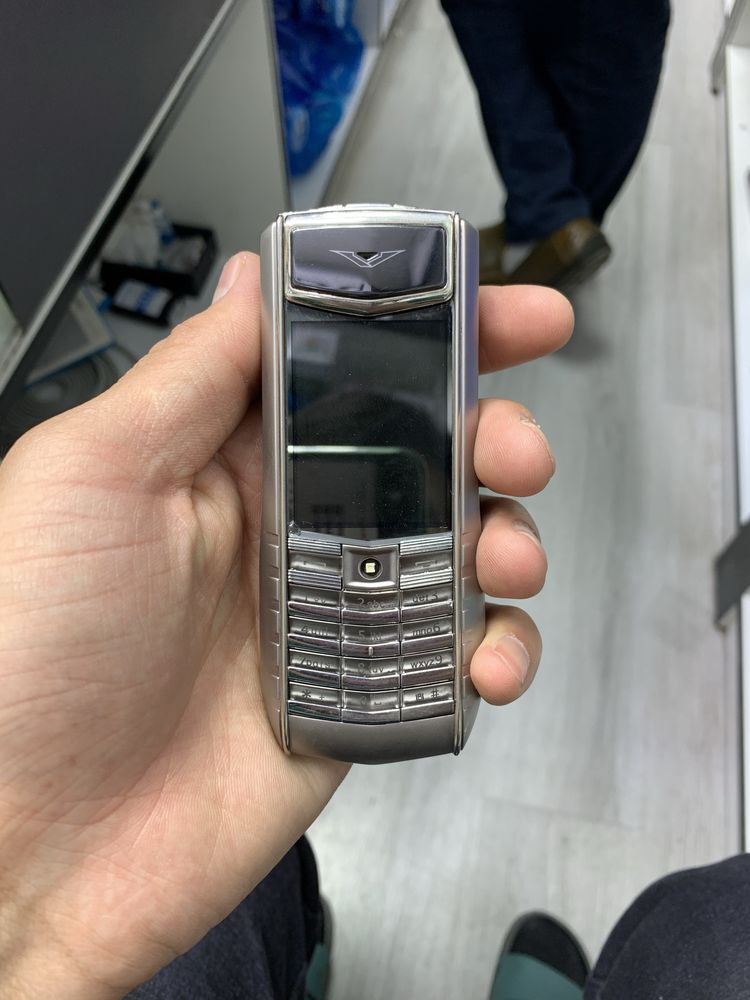 Vertu original ishlatilgan