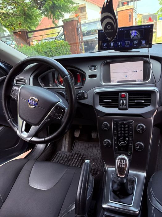 Vând Volvo V40 din 2013 în stare bună