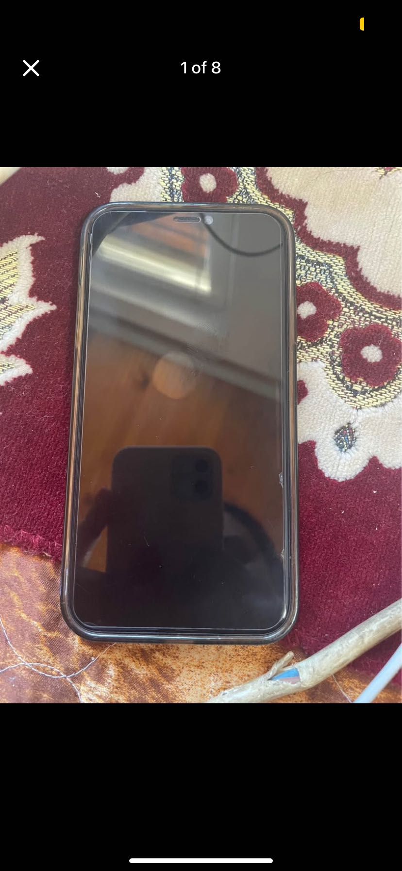 iphone 11 Телефона работи перфектно има една забележка на дисплея.