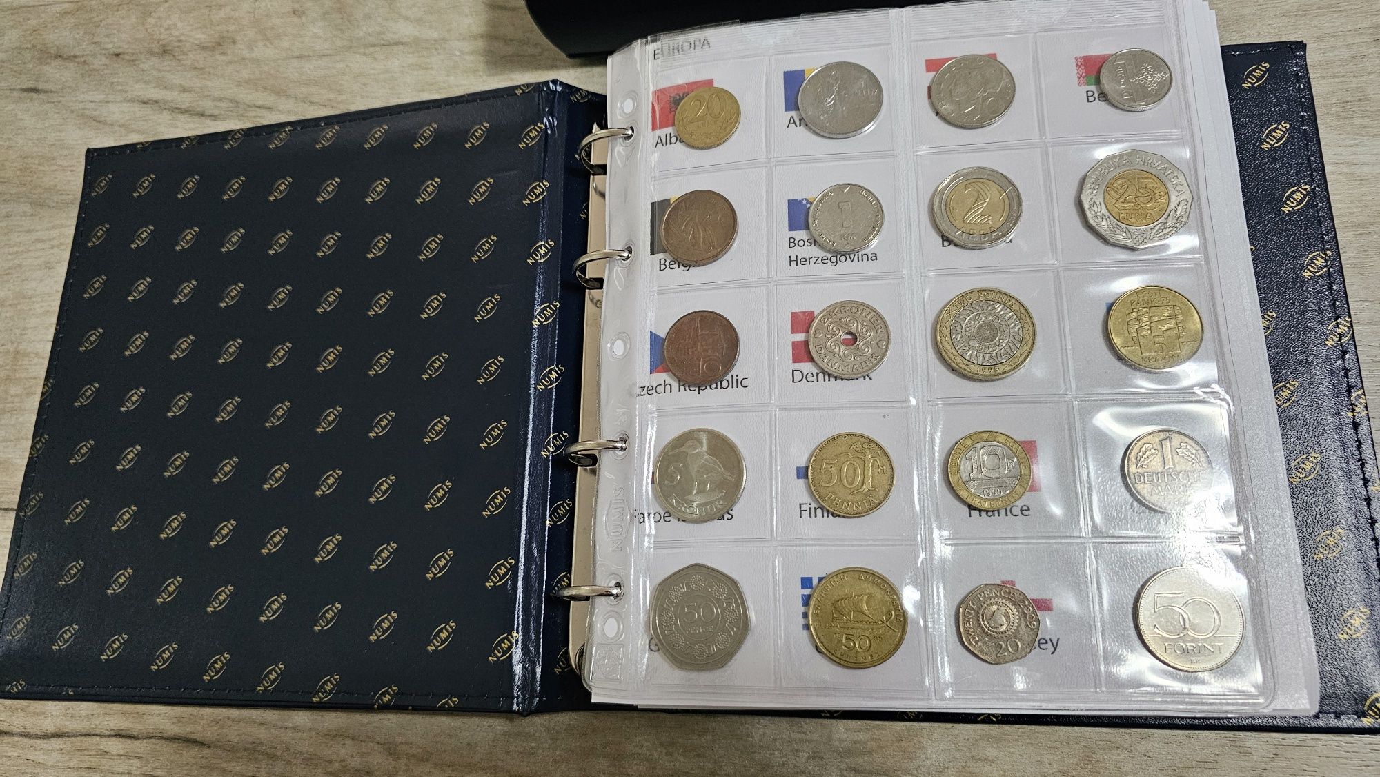 Colecție de 232 monede (MS, AU, XF, VF, F, VG, G) clasor premium Numis