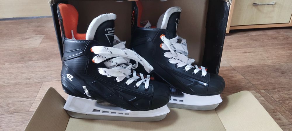 Продам коньки Tech team