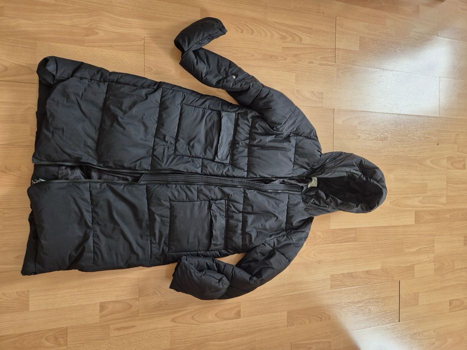 Куртка осень-зима с вставными варежками и задним карманом