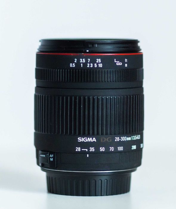 Obiectiv SIGMA 28-300mm pentru CANON EF, DG + Macro
