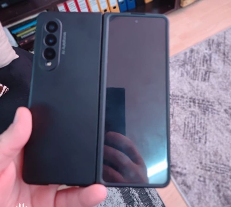 Samsung Galaxy Z Fold 3