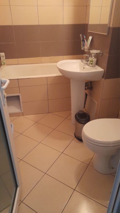 Vand apartament 3 camere