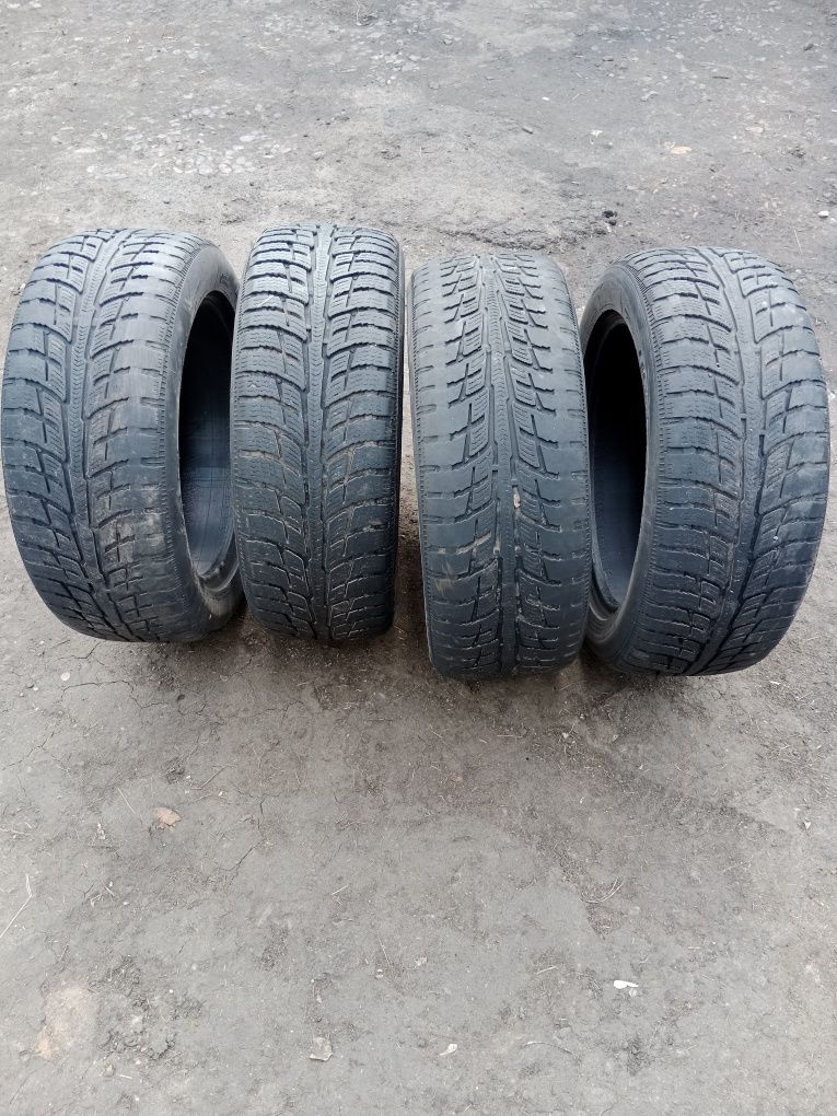 Продам резину на 17