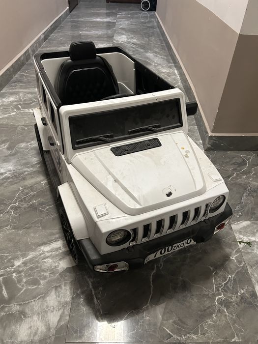 Продам детскую машину. НЕдорого.