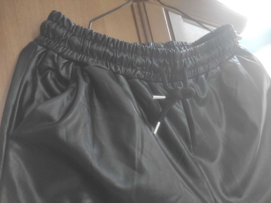 Панталон кожа в черно