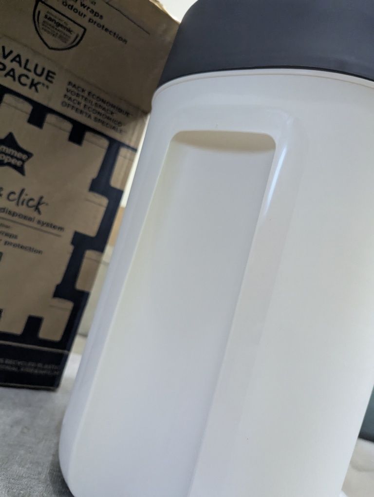 Tommee tippee кош с 2 кутии пликове