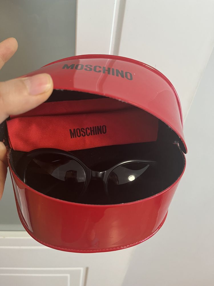 Очки Moschino солнцезащитные MO765