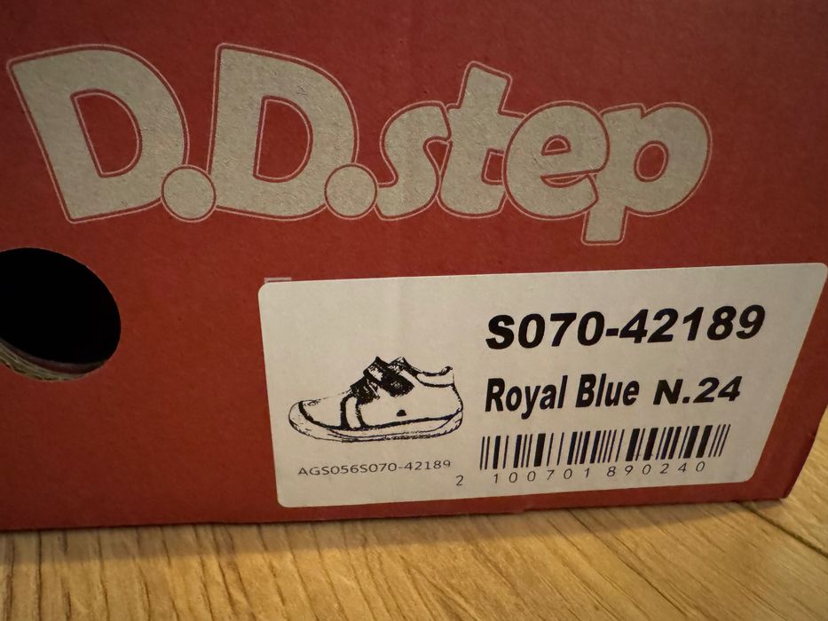 D. D. Step обувки 24 и 23 момиче